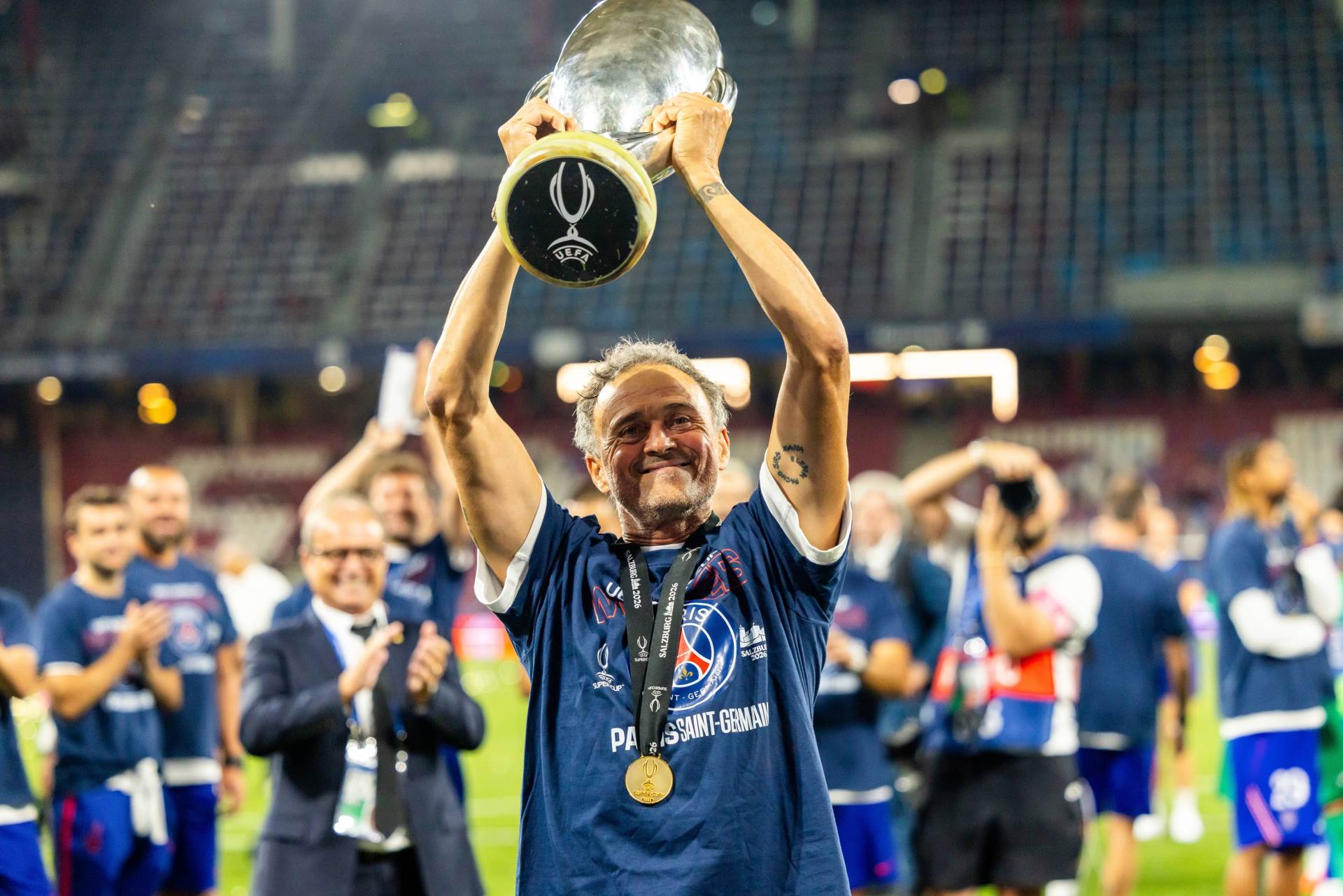  Luis Enrike prvi koji je stao uz Mančester siti 