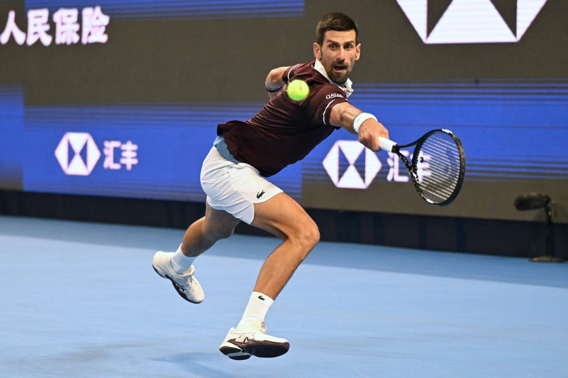  Izostao komentar na srpskom jeziku: Novak Đoković nakon poraza u Bazelu pričao samo engleski 