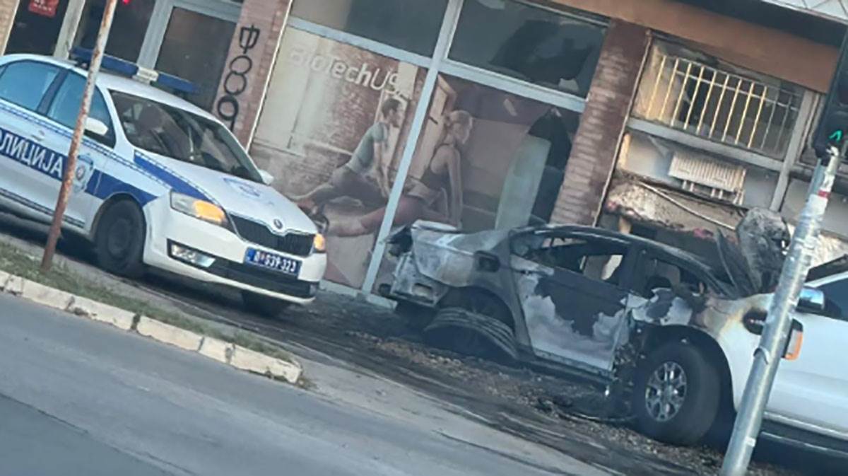  Zapaljena tri vozila u Novom Sadu 