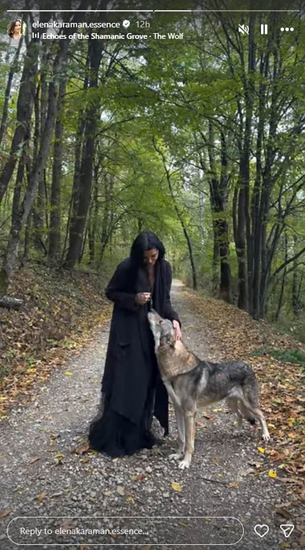   Pričali su da izvodi rituale, a sad otvorila vrata svog doma 