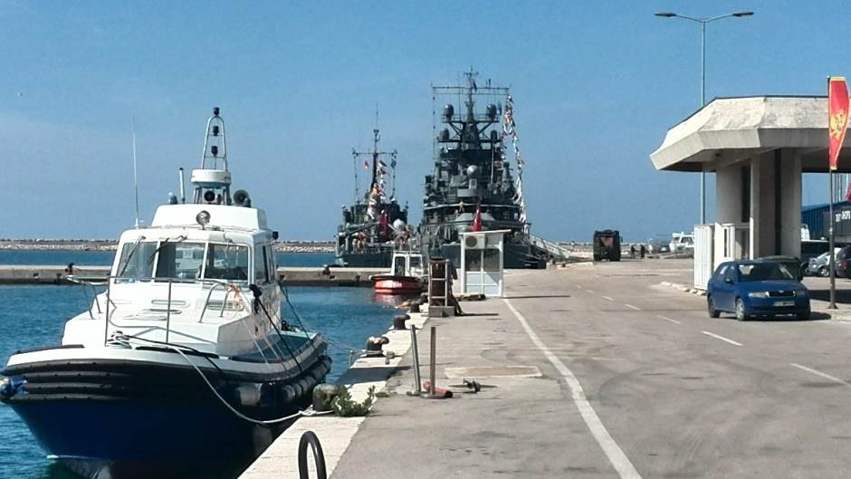  NATO brodovi uplovili u Luku Bar 