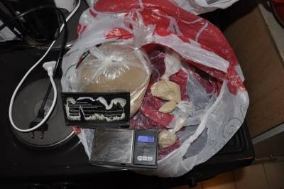  U Rogamima pronađeno oružje, municija i droga  