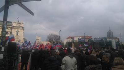  U centru Beograda slike Putina i Donjecka zastava 