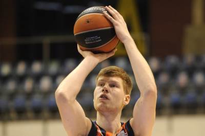  Davis-Bertans-prelazi-u-Vasington-Vizardse 