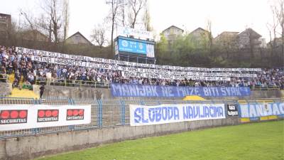  Šešelja bi da kolju "Manijaci", a on njih 