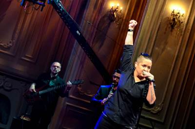  "Estrada se svela na prostitutke" 