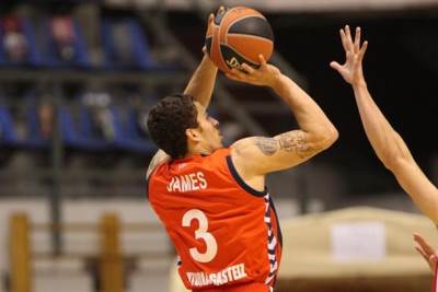  Vasa Micić promašio, Majk Džejms nije! 