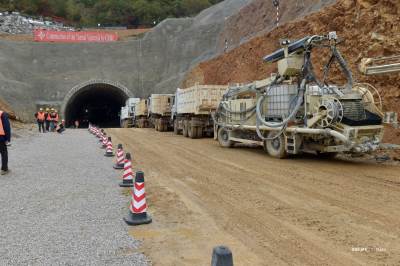 Bombaški napad na direktora kineske firme!? 