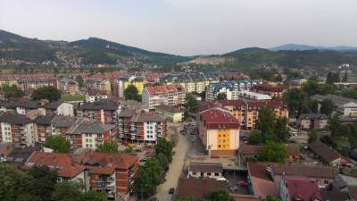  SRAMOTA: "Srbe na vrbe" usred Doboja! 