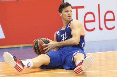  Dramatičan poraz Efesa pred Zvezdu 