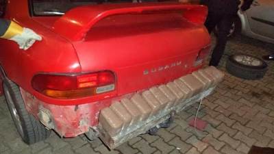  Albanac pokušao da prokrijumčari 16 kg skanka 