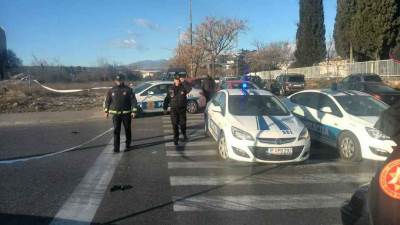  Pored automobila pronađen 1 kg vojnog eksploziva 