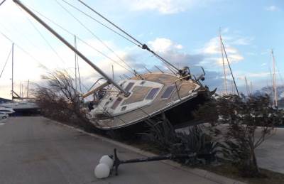  ORKAN U BARU: Zatvorena luka, vanredno u marini 