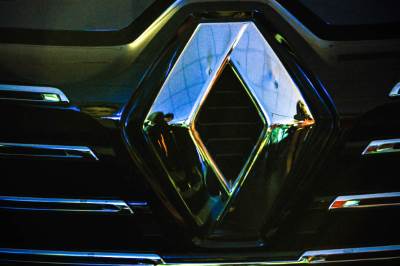  Auto se zapalilo tokom vožnje 