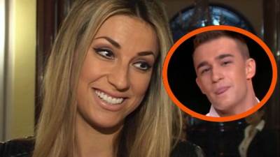  Ona bi da se uda, a on... 