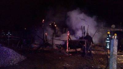  Požar u romskom kampu na Koniku 