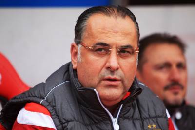  Harizma, humor, znanje, komandant - Grof 