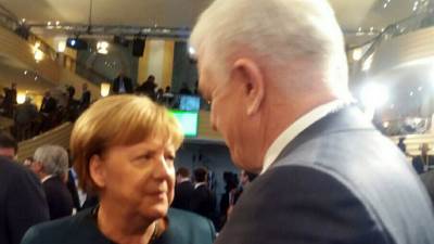  Marković kratko razgovarao sa Merkel i Pensom 