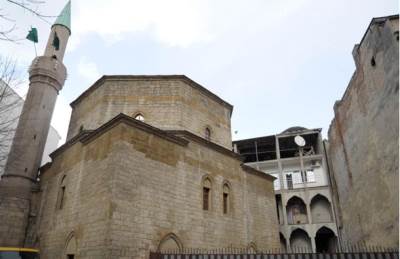  Koji je to Kristijan spalio Bajrakli džamiju? 