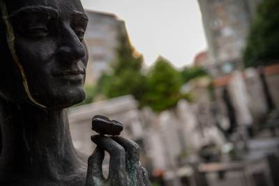  Budućnost je počela: Hit oprema na groblju! 