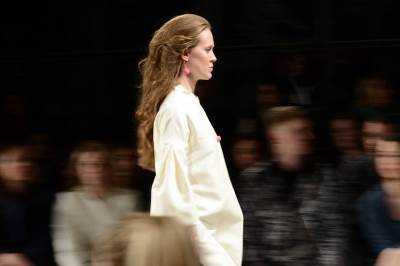  Zašto se manekenke ne smeju?  