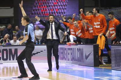  Pocekov šou u Pioniru: Opsovao i našao "pomoćnika" 