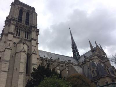  Pariz: Turistički autobus udario u most (VIDEO) 