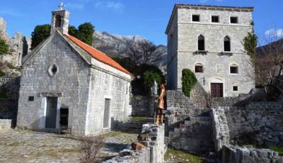  Uhapšeni osumnjičeni za krađu crkvenih zvona u Baru 