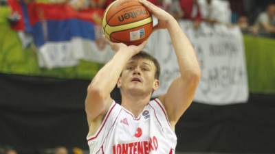  Košarkaši 72, košarkašice 27. na FIBA listi  