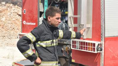  Vlada odlučila: Vatrogascima po 400 eura! 