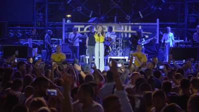  Ceca u prepunom Top Hill-u! (FOTO)  