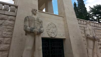  Počasna artiljerijska paljba na brdu Gorica 