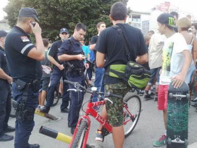  Plaćam svaki trik, dok ne dođe policija 