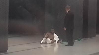  Zašto Kanga leži u hodniku? 