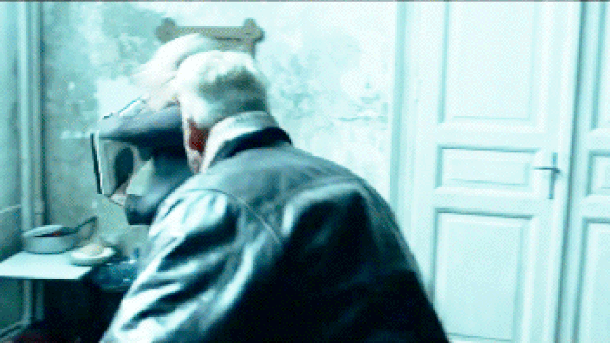  ATOMSKA PLAVUŠA (FILMSKA RECENZIJA) 