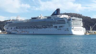  U Luku Bar uplovio do sada najveći kruzer (FOTO) 