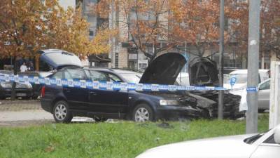  Bar: Izgorjela dva automobila na parkingu (VIDEO) 