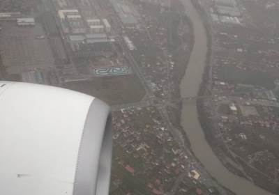  Avion iz Londona pola sata kružio nad Podgoricom! 