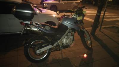  Tužna noć: Cvijeće na motoru Nebojše Glogovca 