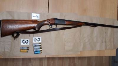  Bar: Pretresom stana pronađena puška i municija 