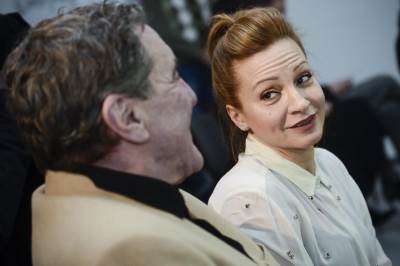  Tri palme za dve bitange i ribicu scena u kojoj Dubravka nabraja Zvezdine igrace 