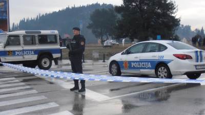  BACIĆU VAM BOMBU: Nikšićanin uhapšen zbog prijetnji Ambasadi SAD! Zvao i slao poruke, oni pozvali policiju 