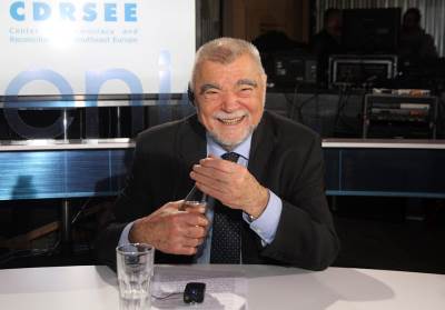  Popodne se proširila lažna vest da je umro Stipe Mesić: "On je baš ručao u to vreme" 