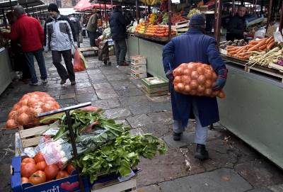  GENIJALNA CAKA DA NE PLAČETE DOK SECKATE LUK! (VIDEO) 