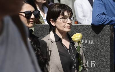  Mediji prenose da lekari pokušavaju da stabilizuju njeno stanje 