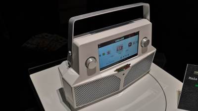  Vratio se radio: Ima 4G i Wi-Fi, košta k’o Grčka! 