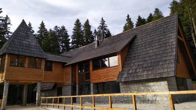  Samo od prodaje kafa na Crnom jezeru zaradiće 68,400 