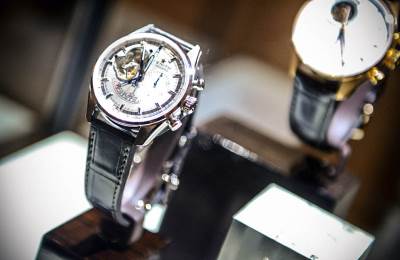  Na kojoj ruci nosite sat?  