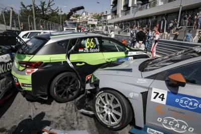  Kakav karambol: Učestvovali svi automobili! VIDEO 