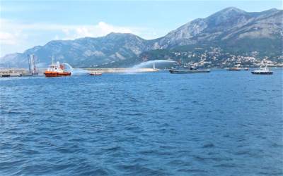  Bar: Dječak skočio u more i POVRIJEDIO KIČMU 